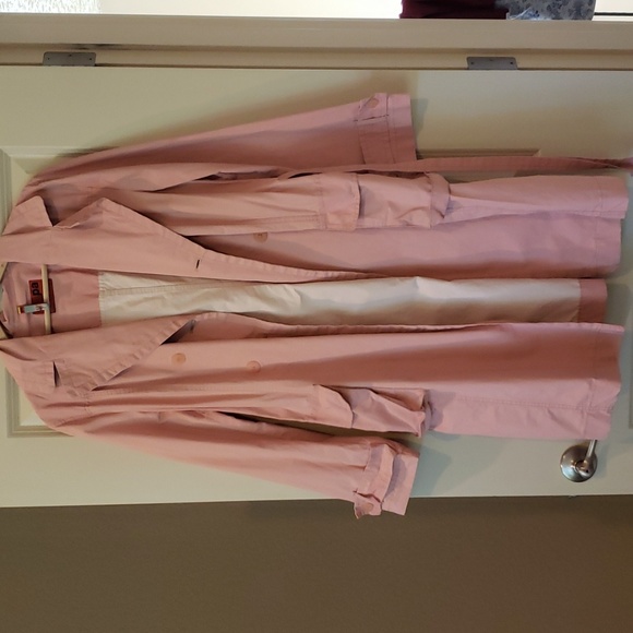 Designer Pink Trenchcoat 💗 - Picture 8 of 10